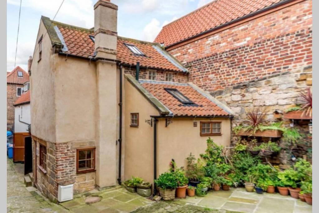 The Cow House - In The Heart Of Whitby Villa Exterior photo